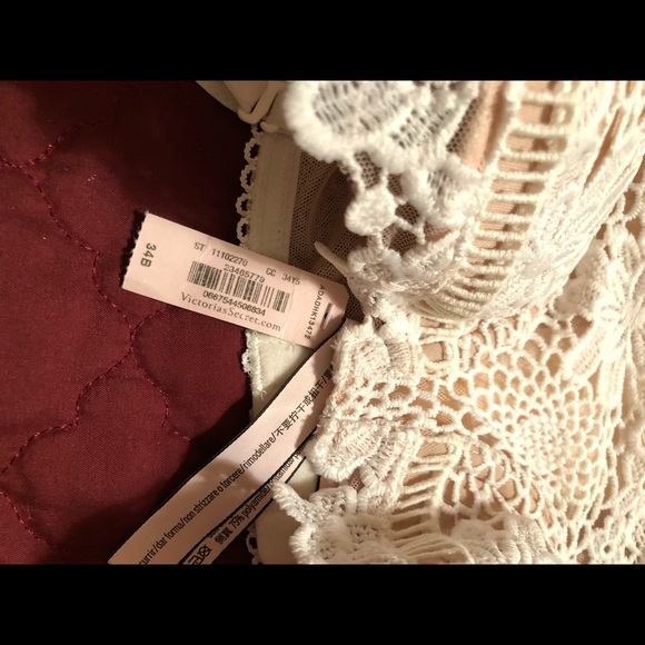 Victoria’s Secret Bustier 34B and panty S - Picture 4 of 7